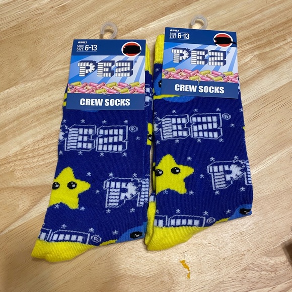4 for $20​ NOVELTY SOCKS BUNDLE - Picture 6 of 8